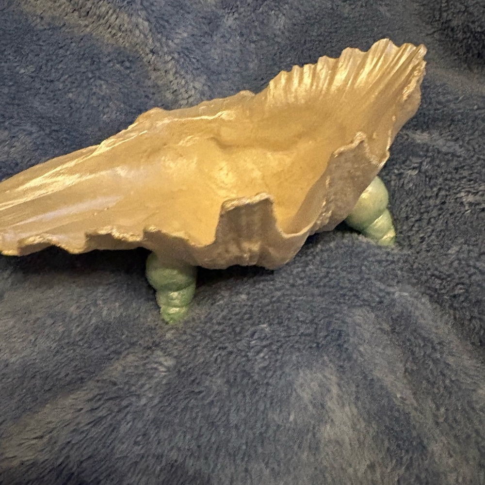 Decorative Shell-Shaped Dish